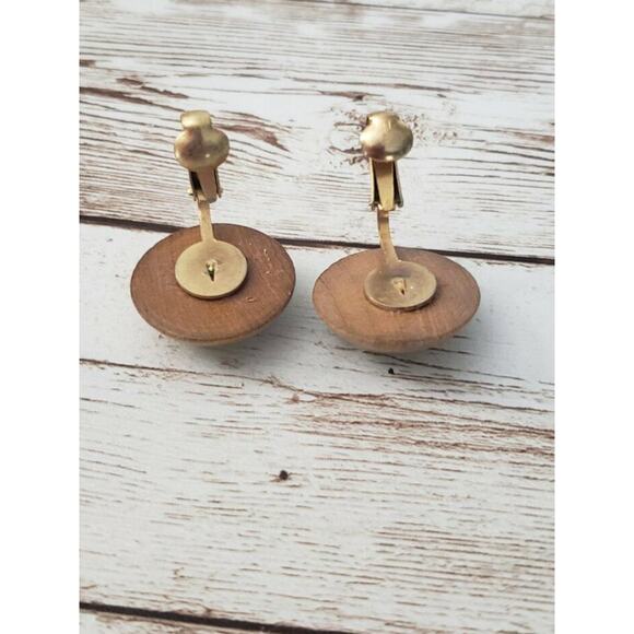 Vintage Clip On Earrings - Wooden Painted Flower Circle - Picture 4 of 4